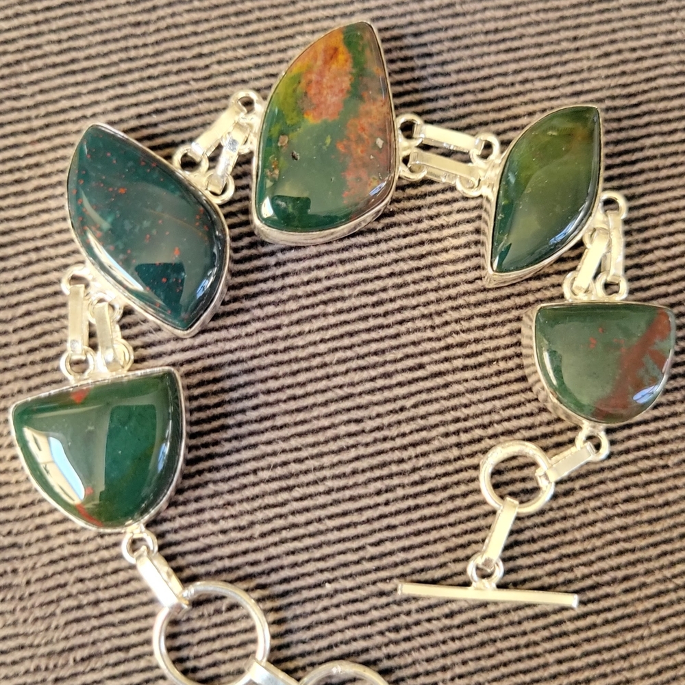 Elegant Green Stone Bracelet